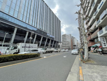 中村屋ビル前面の通り