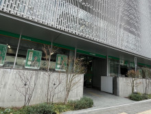 徒歩1分のりそな銀行