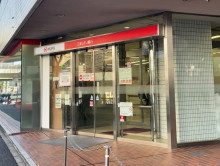 徒歩4分の三菱UFJ