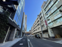 美倉ビル前面の通り