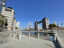 向かいの日本丸メモリ