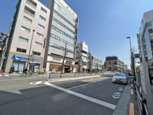 目白スクエアビル前面