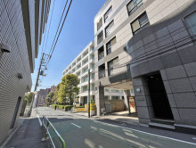 目白中野ビル前面通り