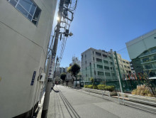 久松ビル前面の通り