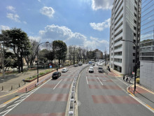 南青山渡辺ビル前面の