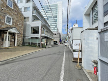 ランド南青山前面の通