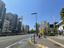 白川ビル前面の通り