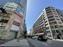 I&Kビル前面の通り