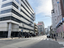 日栄ビル前面の通り