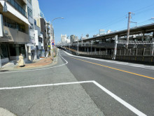 西北神ビル前面の通り