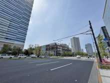 豊洲フロント前面の晴海通り