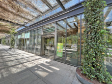 隣のスターバックス豊洲フォレシア店