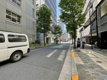 内山ビル前面の通り