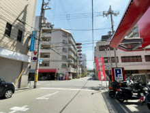 張田ビル前面の通り