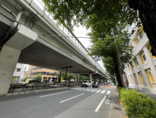 付近の六本木通り