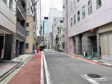 NSビル前面の通り