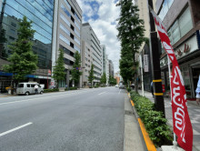 塩部ビル前面の通り