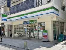 近くのファミリーマー