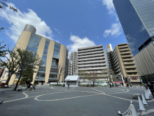 向かいの中池袋公園