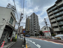 ワコーレ千駄木ビル前