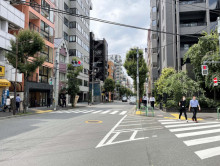 NTビル前面の錦華通