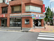 並びのセブンイレブン