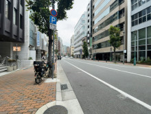 東栄ビル前面の通り