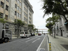 シップ神戸海岸ビル前