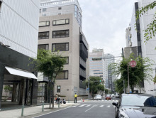 建隆ビル2前面の通り