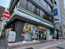 並びのファミリーマー