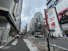 関口ビル前面の通り