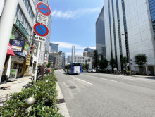 新堂島ビル前面の通り