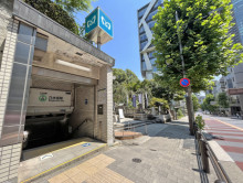 最寄りの「乃木坂駅」