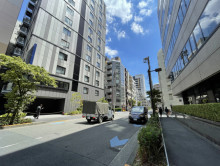 大河内ビル前面の通り