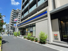 徒歩2分のローソン 