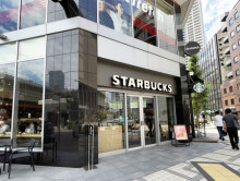 徒歩2分のスターバッ