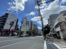 有馬ビル前面の通り