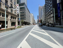 仁大ビル前面の通り