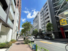 築地ニイクラビル前面