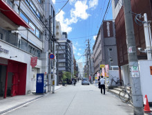 野上ビル前面の通り