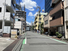 宝ビル前面の通り