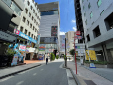 オーク池袋ビル前面の