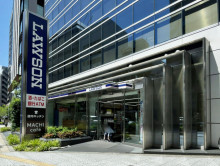 徒歩1分のローソンM