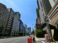 芝石井ビル前面の第一