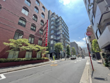 友輪ビル前面通り