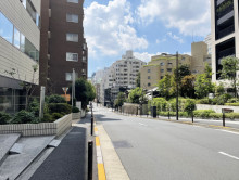 三番町UFビル前面の