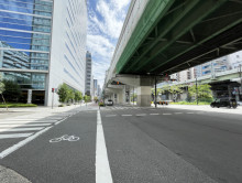 西本町インテス前面の