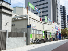 同じ通りにあるコーナ