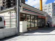 並びにあるセブンイレ