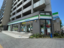 徒歩1分のファミリーマート 千葉中央一丁目店